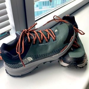 NEW North Face Vectiv hiking boots, Women's size 8